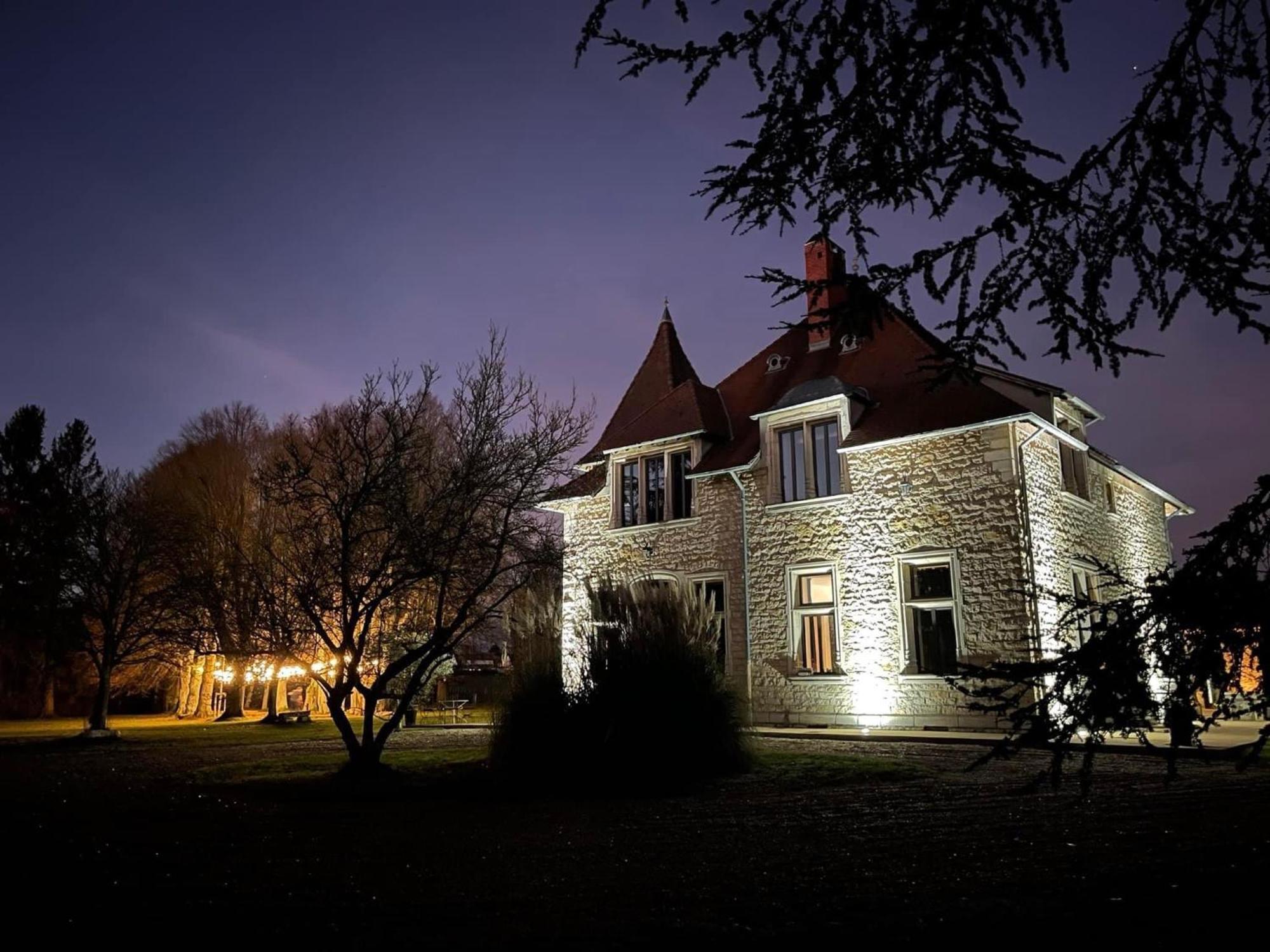 Chambres Au Chateau Du Mouillat Saint-Clair-de-la-Tour Exteriör bild